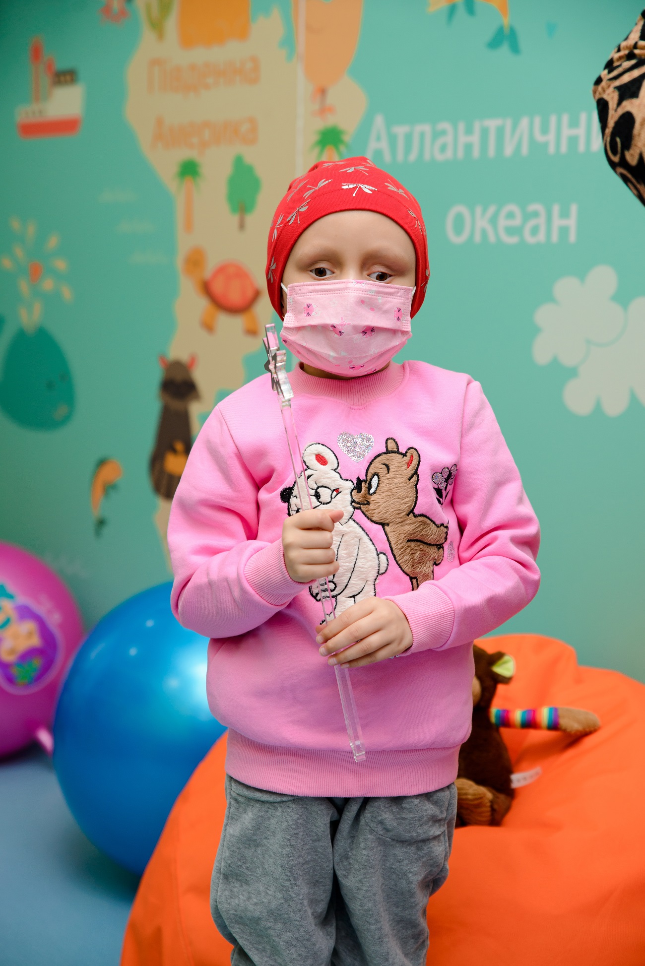 Зірки "плюсів" допомогли маленькій дівчинці, яка втратила зір, і зворушили вчинком (фото)